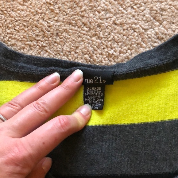 Rue 21 stripped top xl - Picture 2 of 3
